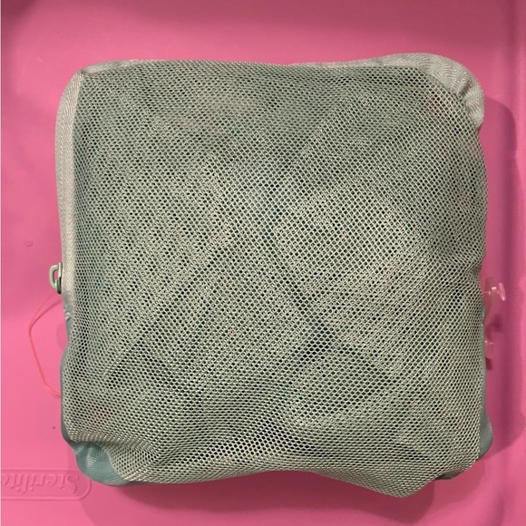 New Mesh Fold Up Beach Bag/Backpack - Picture 7 of 8